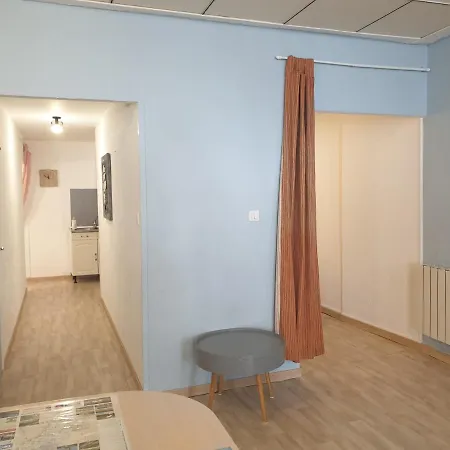 Apartment Coeur De Ville, T2, Rue Pietonne, Les Bains *