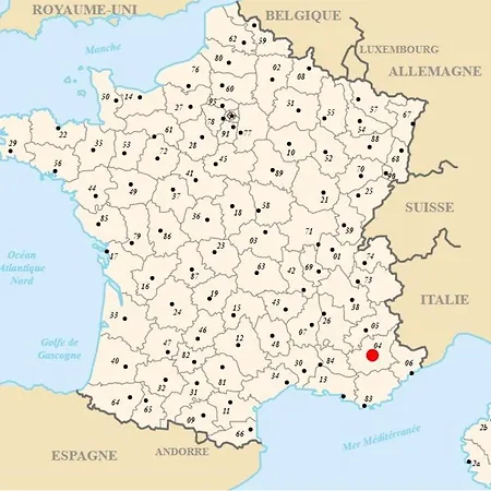 Apartment Coeur De Ville, T2, Rue Pietonne, Les Bains *
