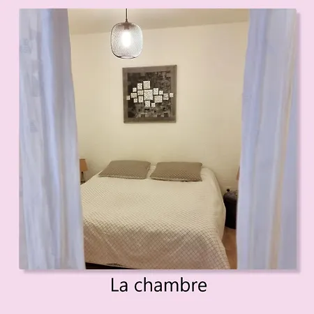 Apartment Coeur De Ville, T2, Rue Pietonne, Les Bains *